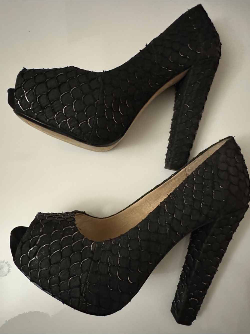 House of Harlow 1960 Black Textured Peep-Toe Heels - Picture 2 of 4